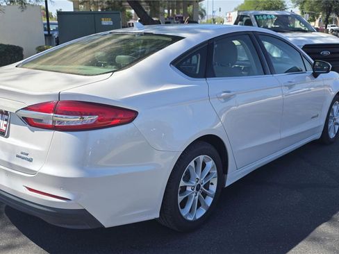 Used 2019 Ford Fusion SE FWD image 5