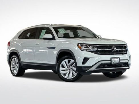 Certified 2022 Volkswagen Atlas Cross Sport SE image 2