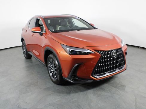 Used 2024 Lexus NX 250 FWD w/ Towing Package (2000 Lbs) image 4