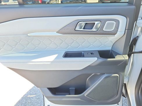 New 2026 Ford Explorer Platinum w/ LUX Leather Package AWD/4WD image 16