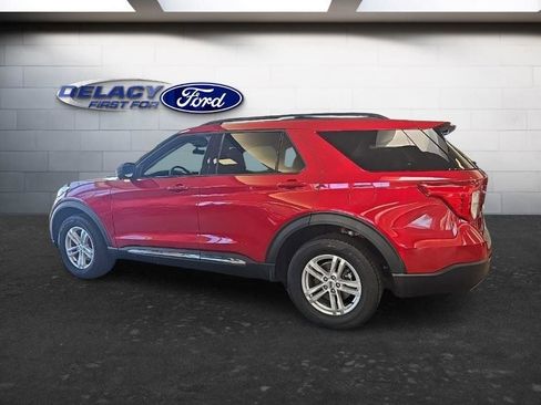 Used 2023 Ford Explorer XLT w/ Equipment Group 202A AWD/4WD image 3