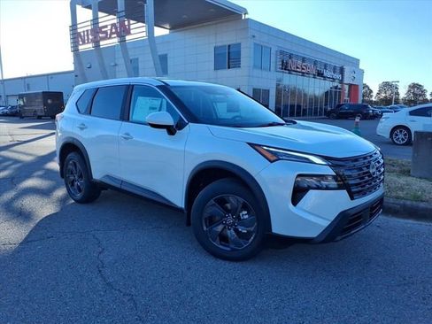New 2026 Nissan Rogue SV FWD image 1