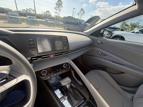 Used 2021 Hyundai Elantra Blue image 14