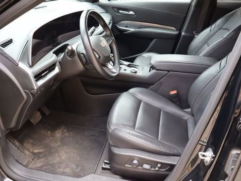 Used 2025 Cadillac XT4 Premium Luxury FWD image 14