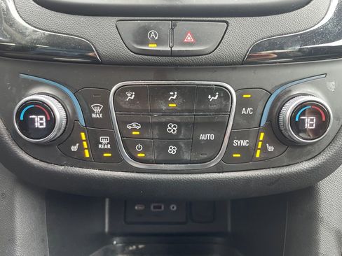 Used 2023 Chevrolet Equinox RS AWD/4WD image 13