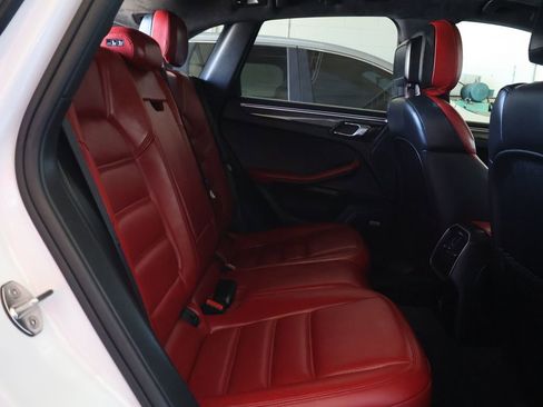 Used 2017 Porsche Macan Turbo AWD/4WD image 14