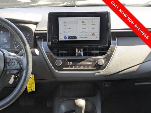 Used 2025 Toyota Corolla LE image 18