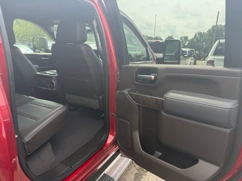 Used 2022 GMC Sierra 3500 Denali AWD/4WD image 8