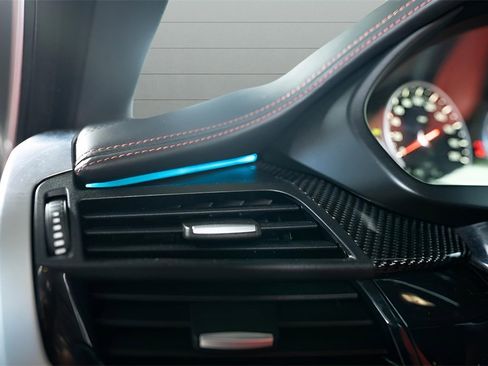 Used 2017 BMW X6 M image 38