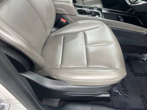 Certified 2024 Lincoln Corsair AWD image 24