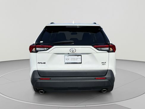 Used 2022 Toyota RAV4 XLE w/ Convenience Package AWD/4WD image 4