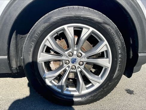 Used 2023 Ford Explorer XLT w/ Equipment Group 202A AWD/4WD image 9
