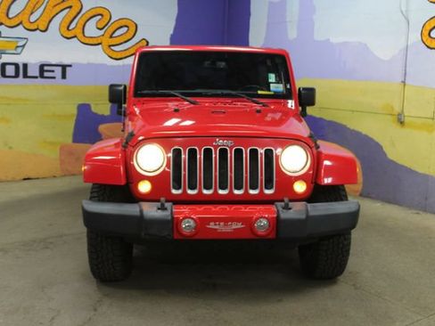 Used 2016 Jeep Wrangler Unlimited Sahara w/ Dual Top Group AWD/4WD image 3
