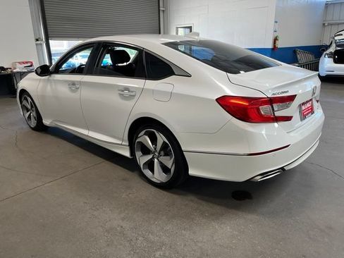 Used 2019 Honda Accord Touring image 5