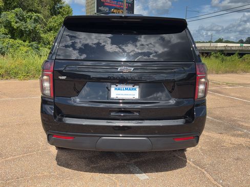 Used 2023 Chevrolet Tahoe Z71 w/ Luxury Package AWD/4WD image 8