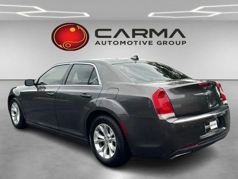 Used 2015 Chrysler 300 Limited RWD image 3