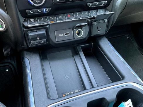 Used 2021 GMC Sierra 2500 AT4 w/ AT4 Premium Plus Package AWD/4WD image 16