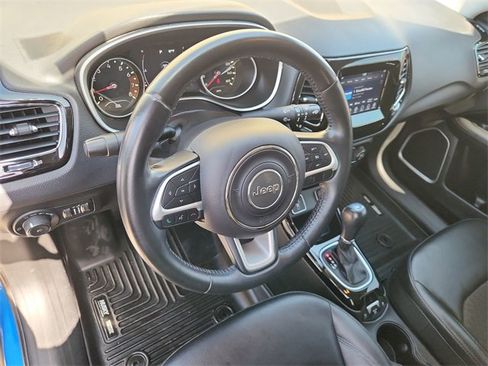 Used 2021 Jeep Compass Latitude image 10