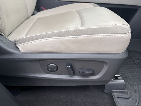 Used 2023 Nissan Pathfinder SL image 23