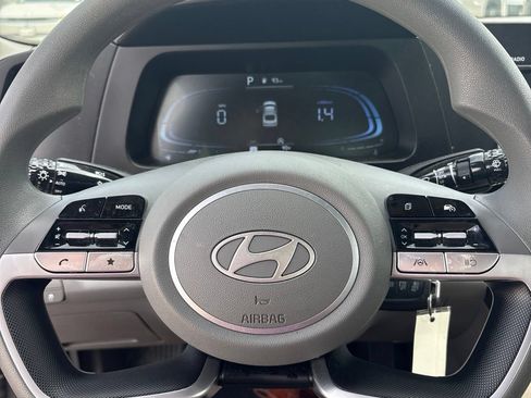 Used 2024 Hyundai Elantra SE FWD image 8