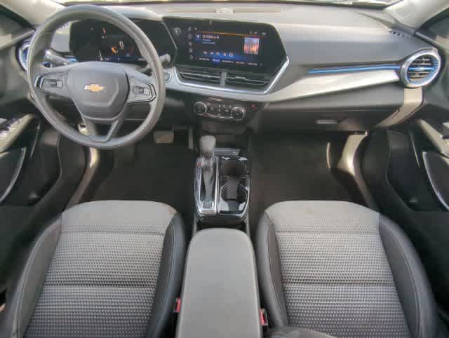 Used 2025 Chevrolet Trax LT FWD image 15