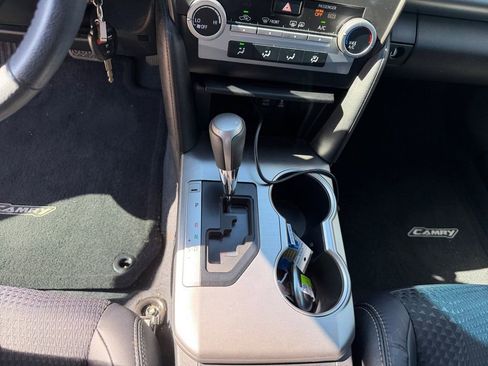 Used 2013 Toyota Camry SE image 11