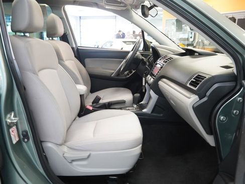 Used 2016 Subaru Forester 2.5i Premium image 32