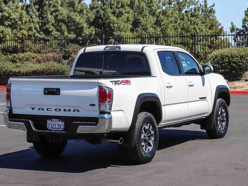 Certified 2023 Toyota Tacoma TRD Off-Road AWD/4WD image 7