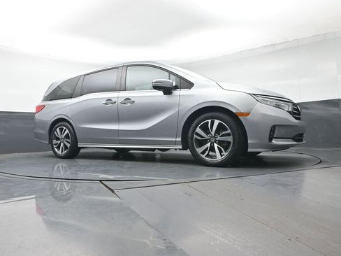 Certified 2023 Honda Odyssey Touring image 42