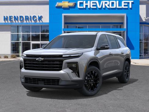 New 2026 Chevrolet Traverse LT w/ Midnight/Sport Edition FWD image 8