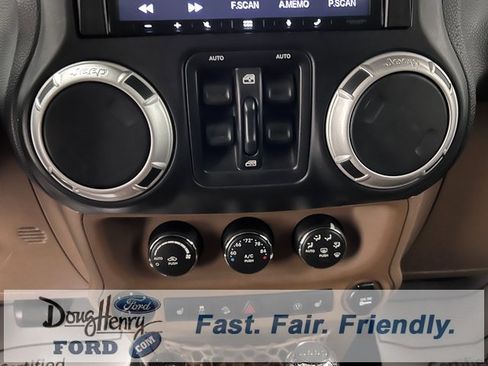 Used 2014 Jeep Wrangler Unlimited Sahara w/ Dual Top Group image 43