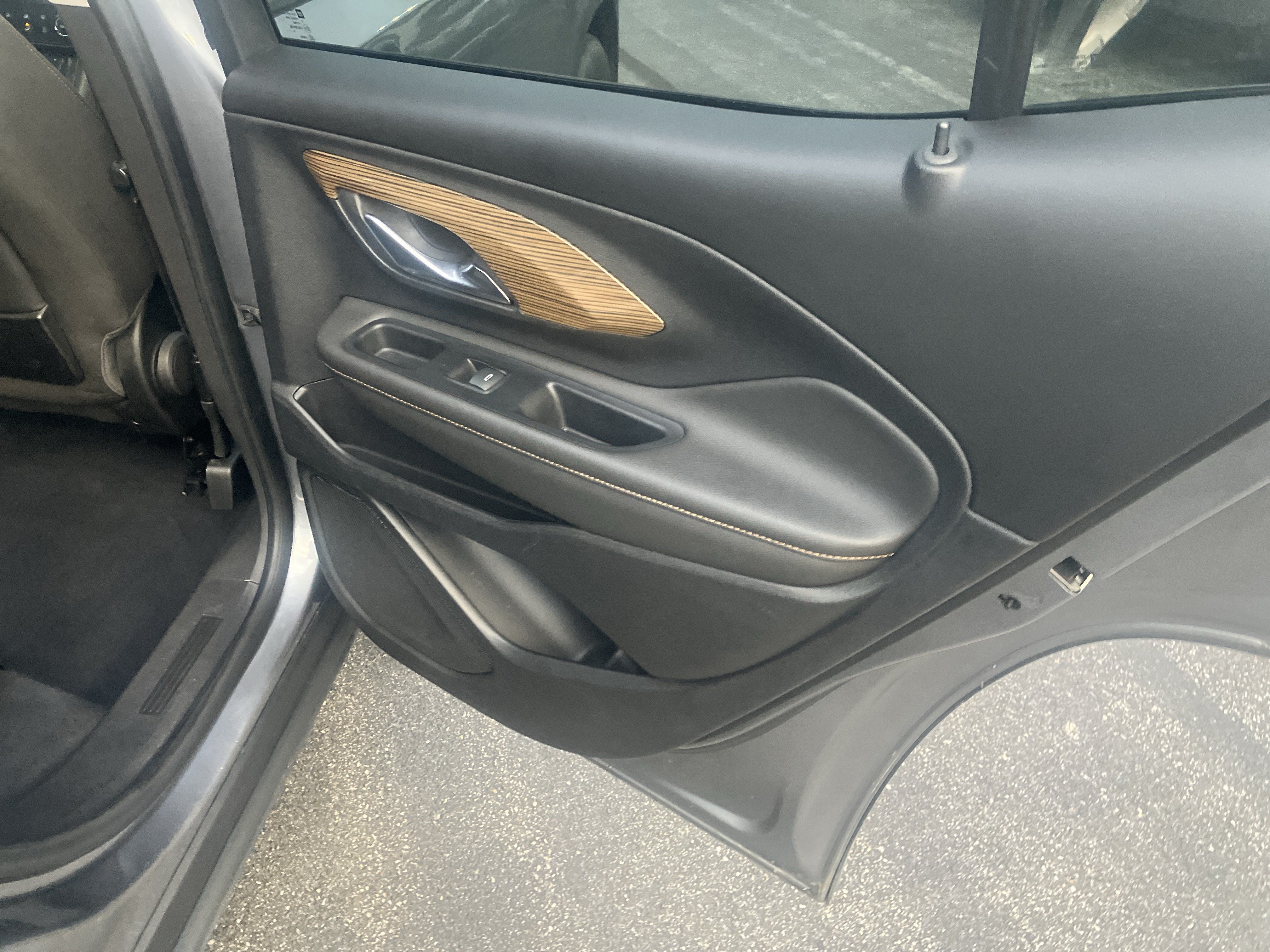 Used 2020 GMC Terrain SLE FWD image 11