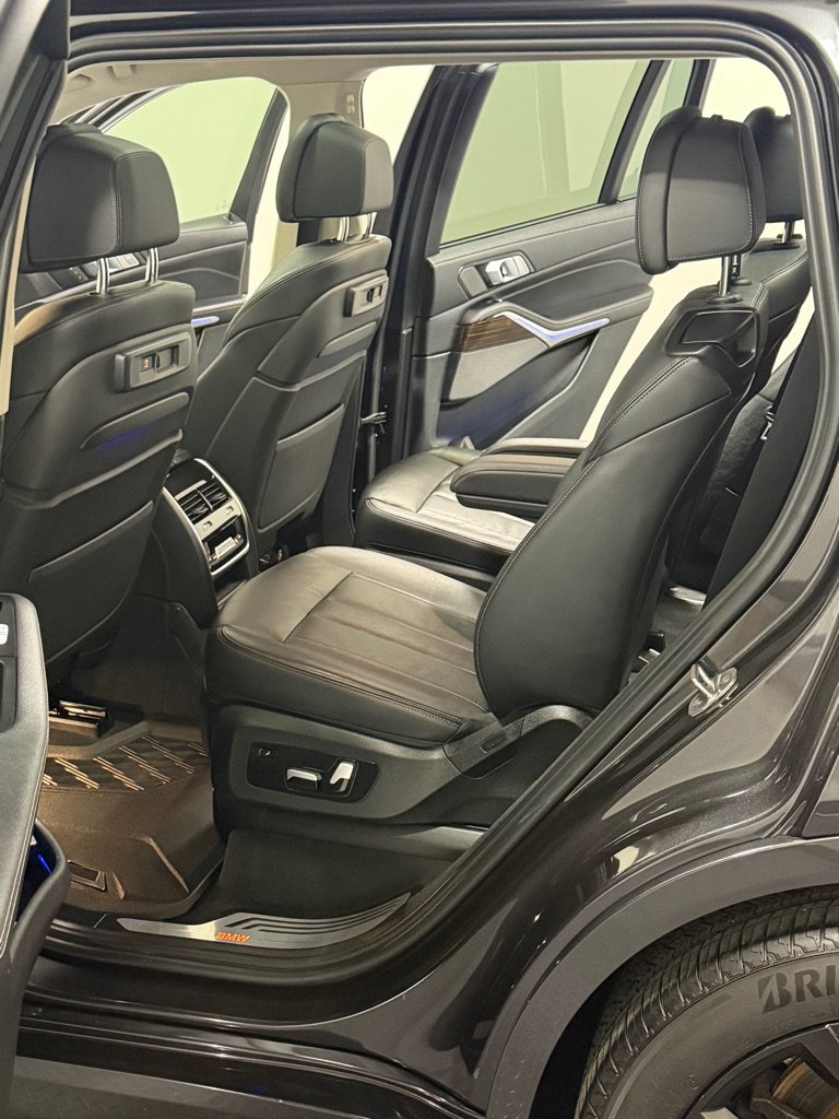 Used 2020 BMW X7 xDrive40i w/ Premium Package AWD/4WD image 9