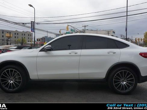 Used 2019 Mercedes-Benz GLC 300 GLC 300 4MATIC Coupe image 4