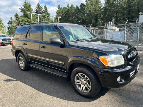 Used 2007 Toyota Sequoia Limited w/ Convenience Pkg AWD/4WD image 3