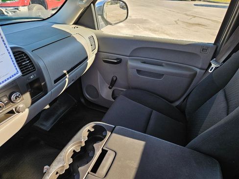Used 2012 Chevrolet Silverado 1500 W/T image 9