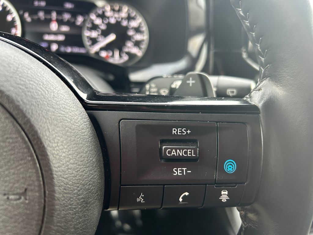 Used 2023 Nissan Pathfinder SL AWD/4WD image 27
