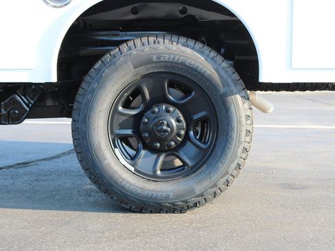 Used 2025 RAM 2500 Tradesman AWD/4WD image 40