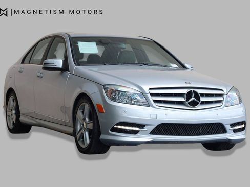 Used 2011 Mercedes-Benz C 300 4MATIC Sedan image 6