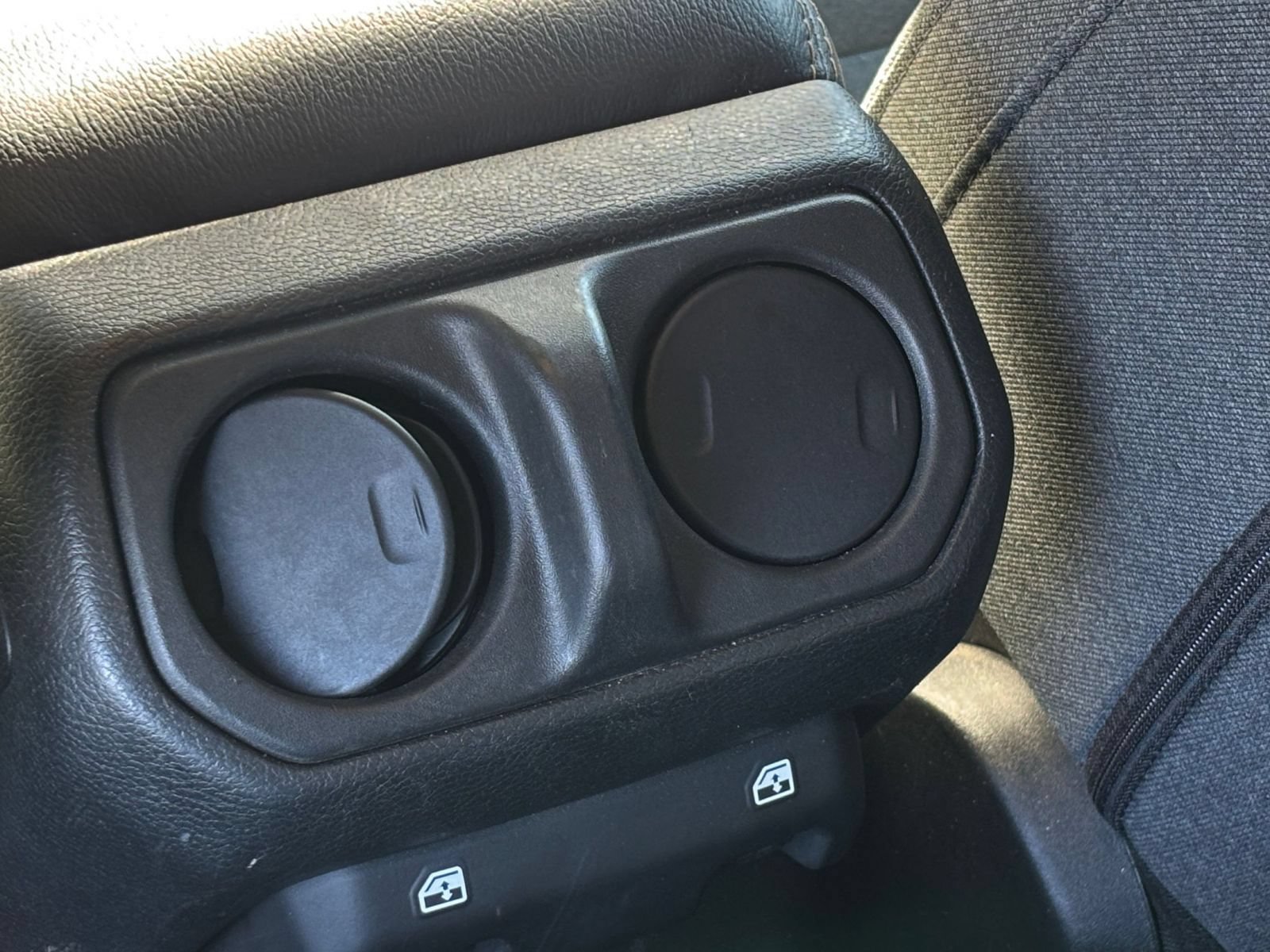 Used 2025 Jeep Wrangler Unlimited Sahara AWD/4WD image 21