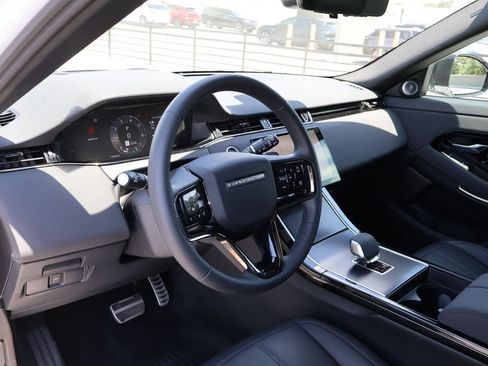 Certified 2026 Land Rover Range Rover Evoque Dynamic SE AWD/4WD image 17