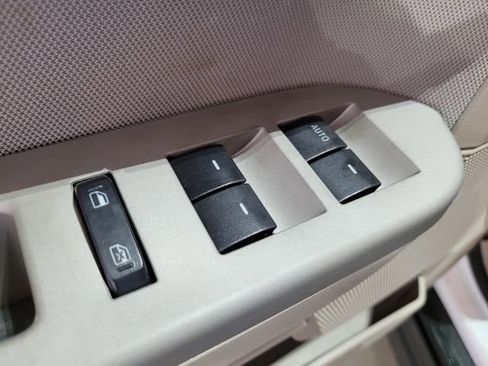 Used 2011 Ford Escape XLT image 40