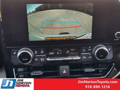 Used 2024 Toyota Highlander XLE image 19