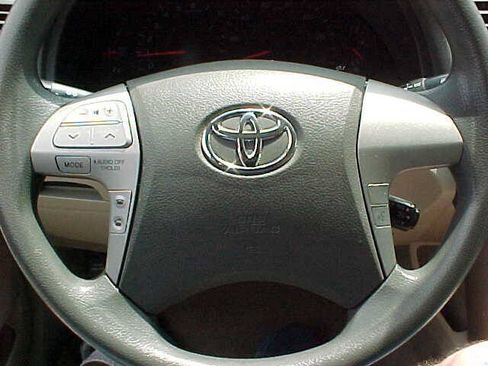 Used 2007 Toyota Camry LE FWD image 24
