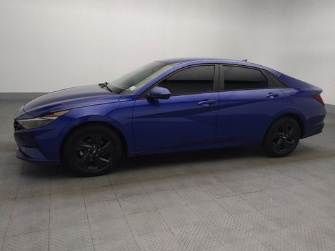 Used 2021 Hyundai Elantra SEL image 2