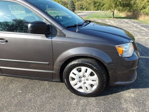 Used 2016 Dodge Grand Caravan American Value Package image 26