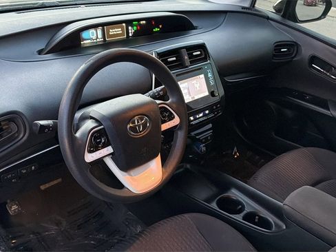 Used 2018 Toyota Prius Two image 15