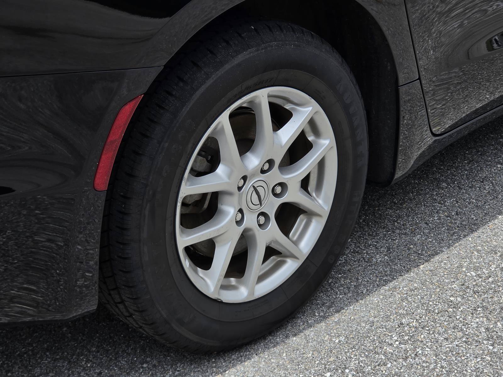 Used 2025 Chrysler Pacifica Select FWD image 8