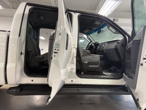 Used 2016 Ford F250 XLT w/ Camper Package image 18