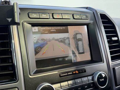 Used 2019 Ford Expedition Max Platinum AWD/4WD image 23